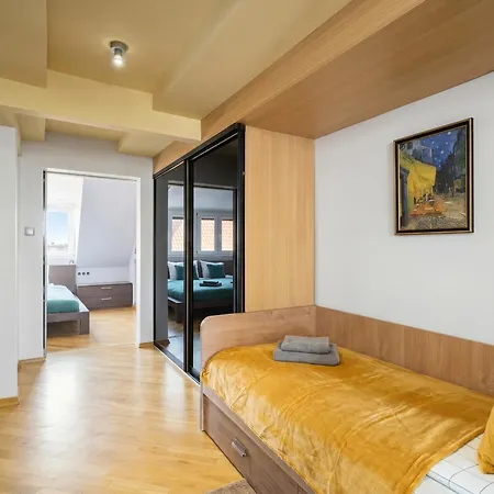 Urban Chic - Center - 3 Floors - Luxury
